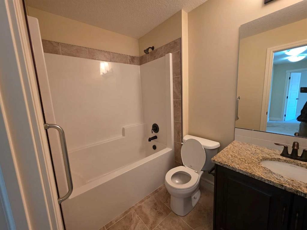 148 Savanna Walk Ne, Calgary, AB - Indoor Photo Showing Bathroom