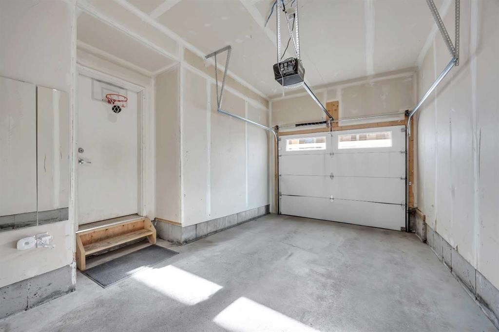 405 Redstone View Ne, Calgary, AB - Indoor Photo Showing Garage