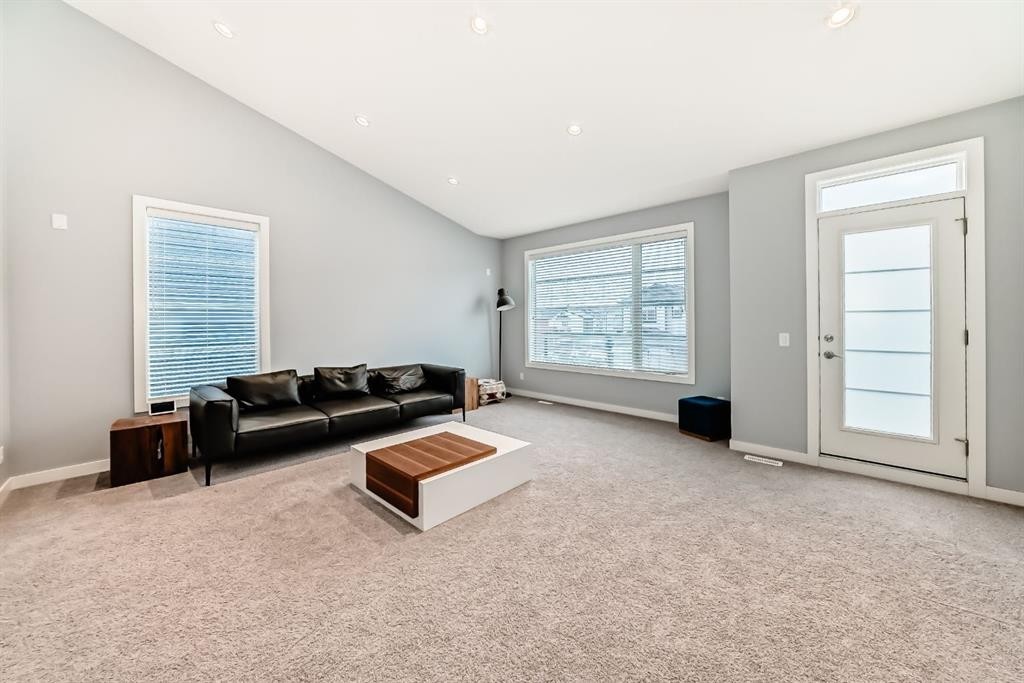 58 Sage Bluff View Nw, Calgary, AB - Indoor