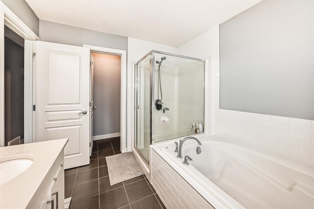 58 Sage Bluff View Nw, Calgary, AB - Indoor Photo Showing Bathroom