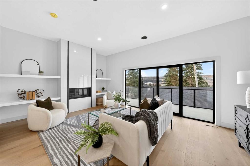 5239 22 Avenue Nw, Calgary, AB - Indoor