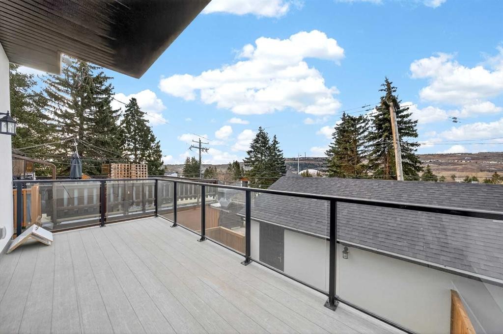 5239 22 Avenue Nw, Calgary, AB - Outdoor With Balcony With Exterior
