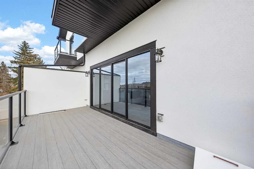 5239 22 Avenue Nw, Calgary, AB - Outdoor With Balcony With Exterior