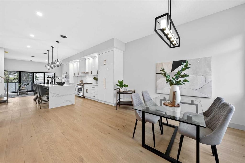 5239 22 Avenue Nw, Calgary, AB - Indoor Photo Showing Dining Room