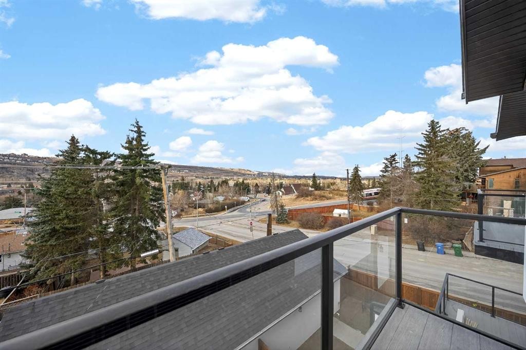 5239 22 Avenue Nw, Calgary, AB - Outdoor With Balcony With View