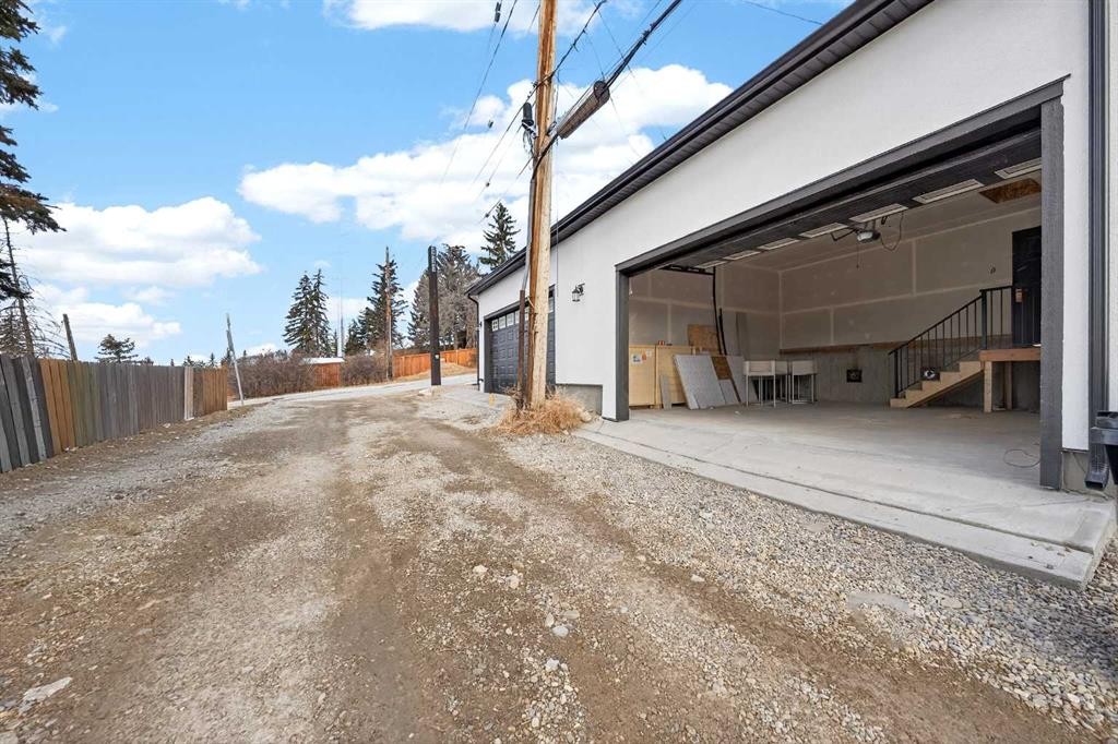 5239 22 Avenue Nw, Calgary, AB - Outdoor