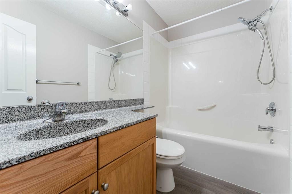 14 Taralea Bay Ne, Calgary, AB - Indoor Photo Showing Bathroom