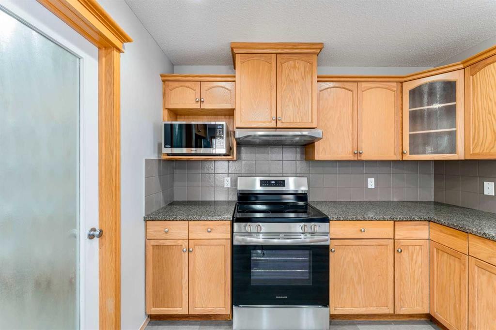 14 Taralea Bay Ne, Calgary, AB - Indoor Photo Showing Kitchen