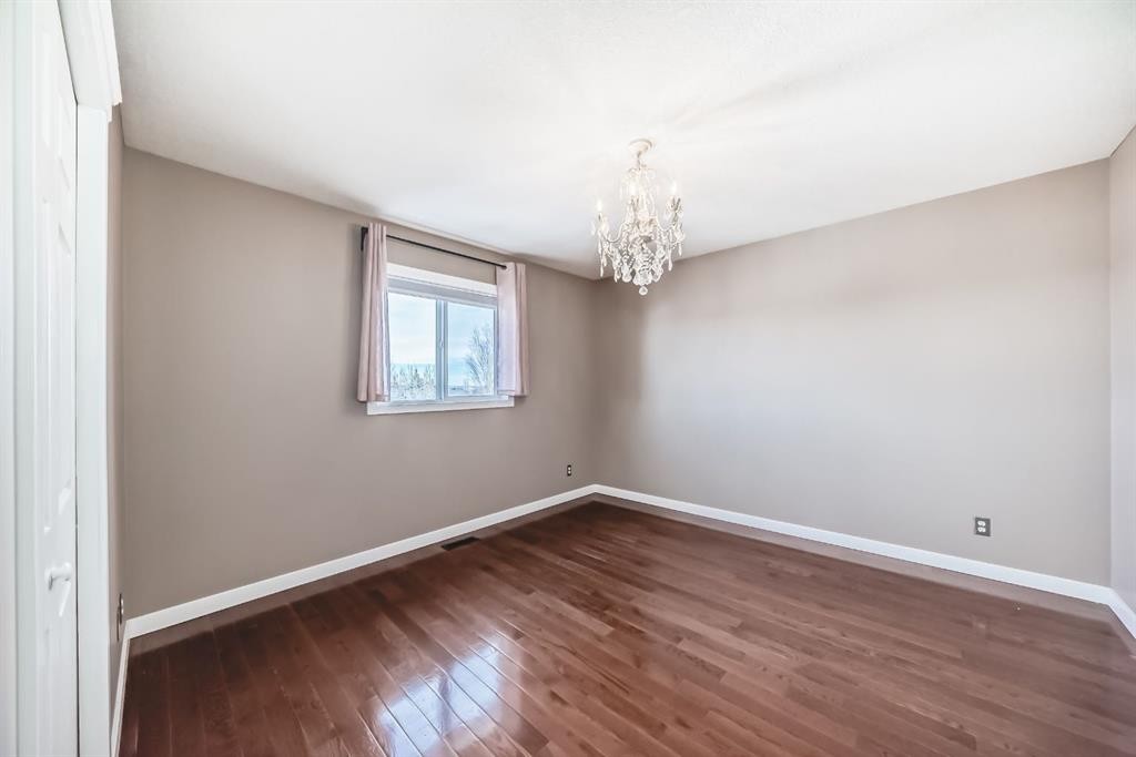 40 Cimarron Crescent, Okotoks, AB - Indoor Photo Showing Other Room