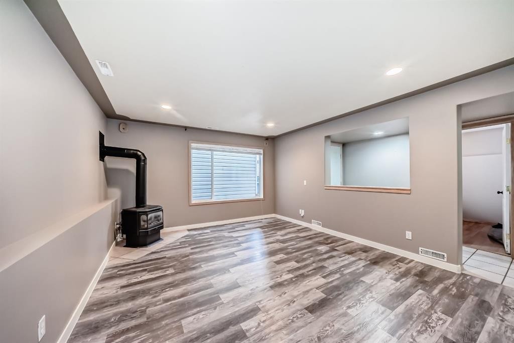 40 Cimarron Crescent, Okotoks, AB - Indoor Photo Showing Other Room
