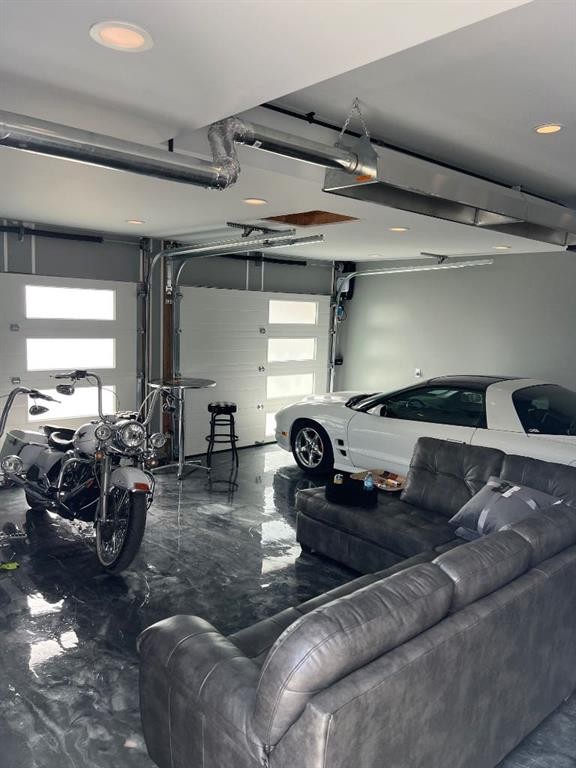 40 Cimarron Crescent, Okotoks, AB - Indoor Photo Showing Garage