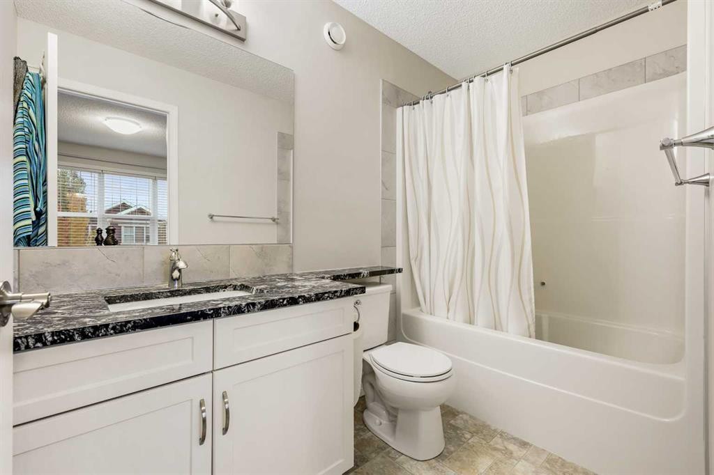 143 Masters Link Se, Calgary, AB - Indoor Photo Showing Bathroom
