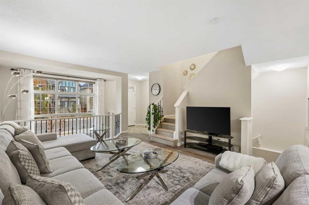 143 Masters Link Se, Calgary, AB - Indoor Photo Showing Living Room