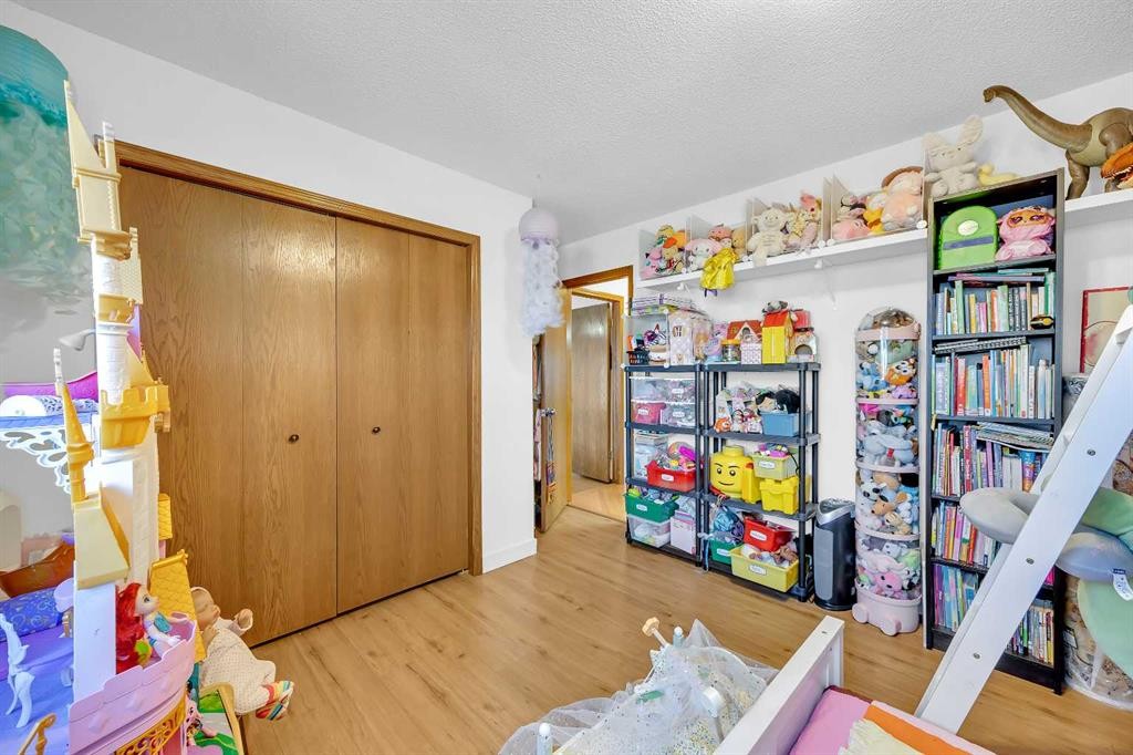 874 Riverbend Drive Se, Calgary, AB - Indoor