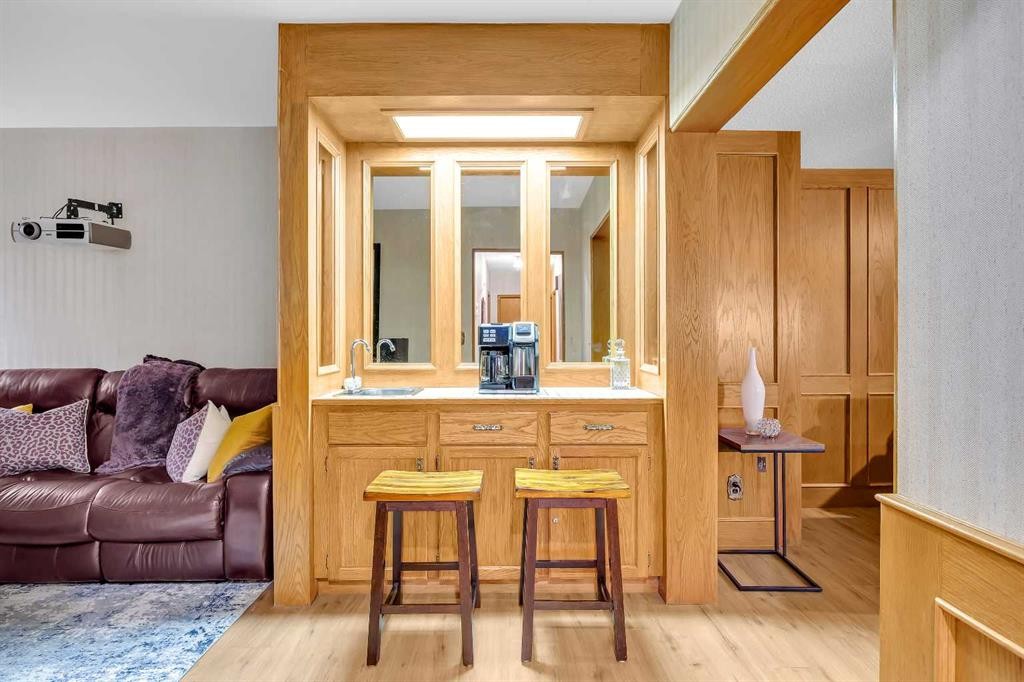 874 Riverbend Drive Se, Calgary, AB - Indoor