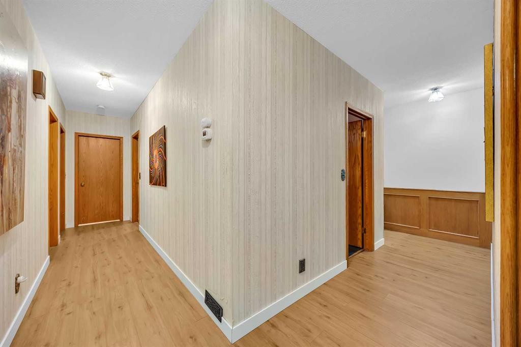 874 Riverbend Drive Se, Calgary, AB - Indoor Photo Showing Other Room