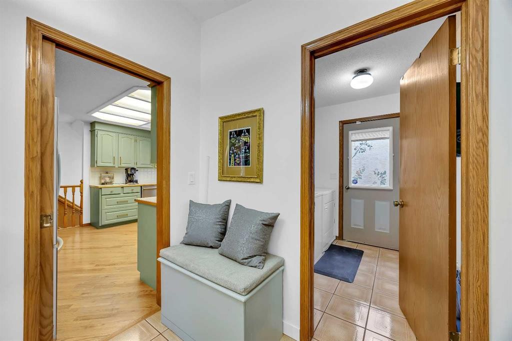 874 Riverbend Drive Se, Calgary, AB - Indoor Photo Showing Other Room