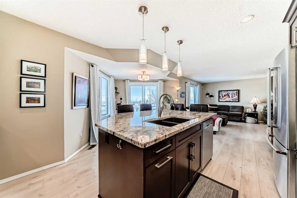 151 Macewan Park Circle Nw, Calgary, AB - Indoor Photo Showing Kitchen With Double Sink With Upgraded Kitchen