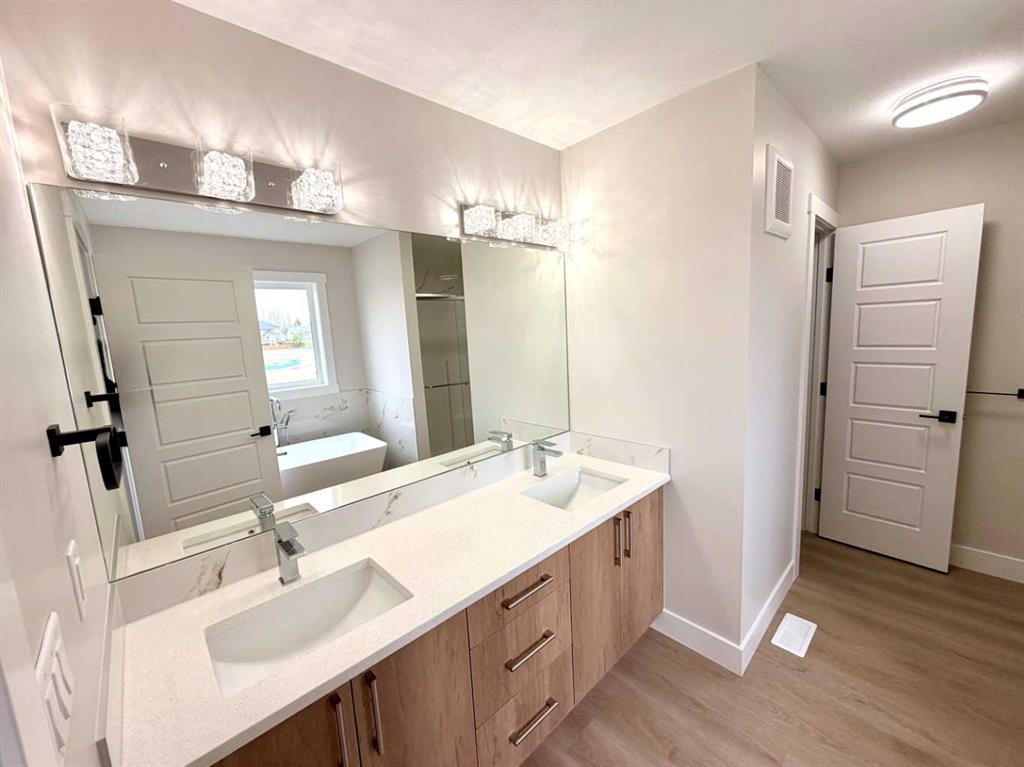 534 Ranch Green, Strathmore, AB - Indoor Photo Showing Bathroom