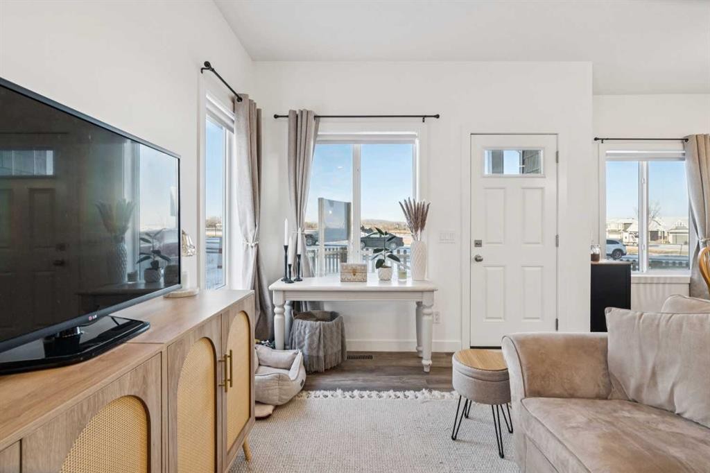 101-24 Rivercrest Drive, Cochrane, AB - Indoor