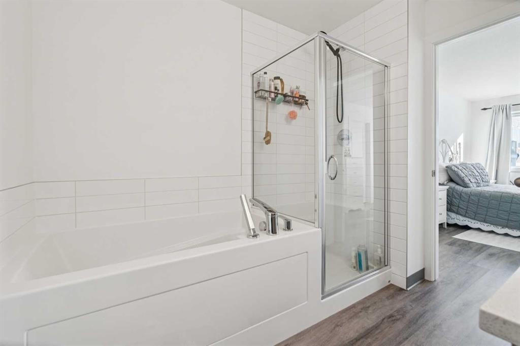 101-24 Rivercrest Drive, Cochrane, AB - Indoor Photo Showing Bathroom