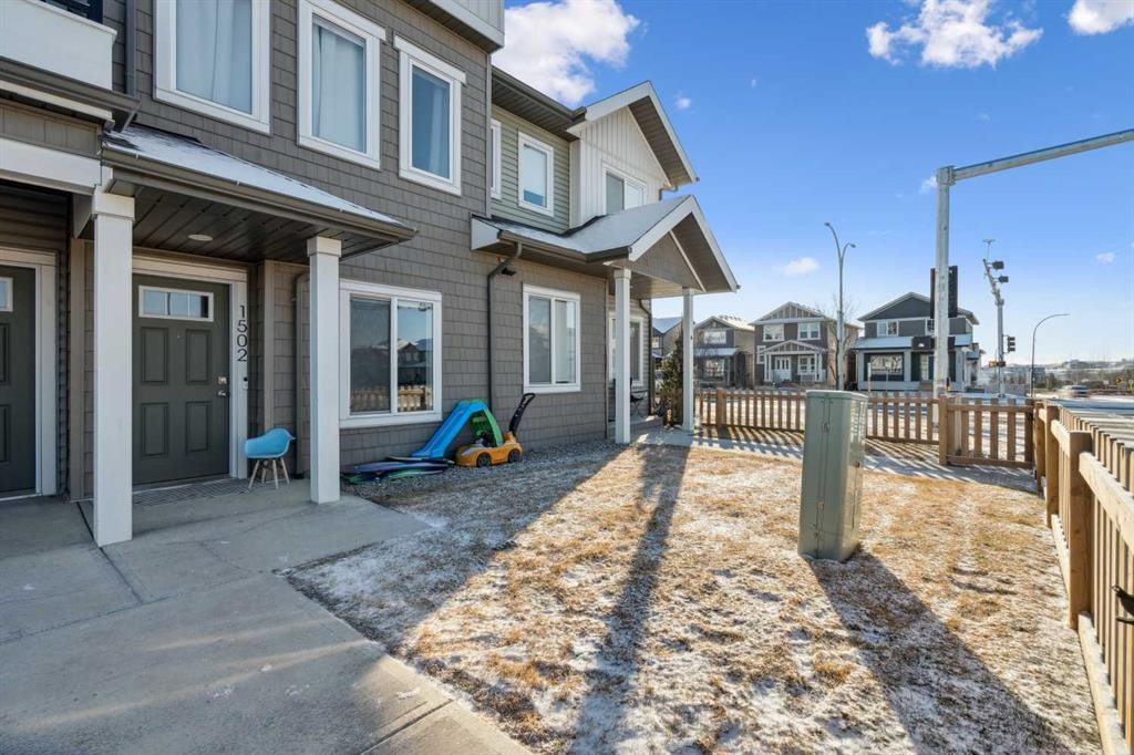 1502-24 Rivercrest Drive, Cochrane, AB - Outdoor