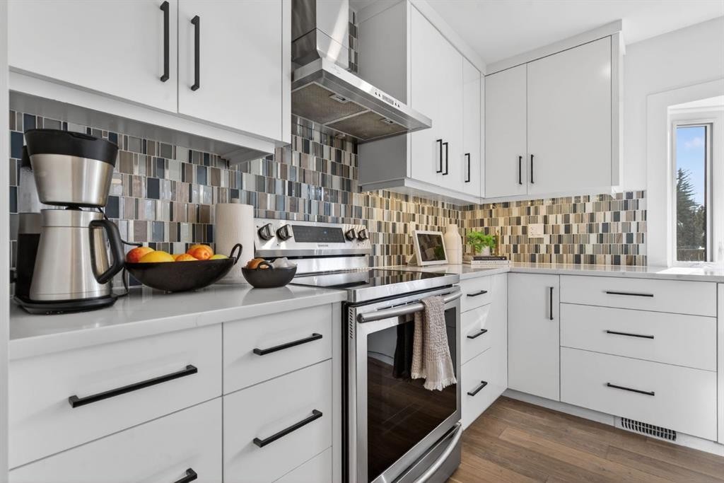 407 Brookmere Crescent Sw, Calgary, AB