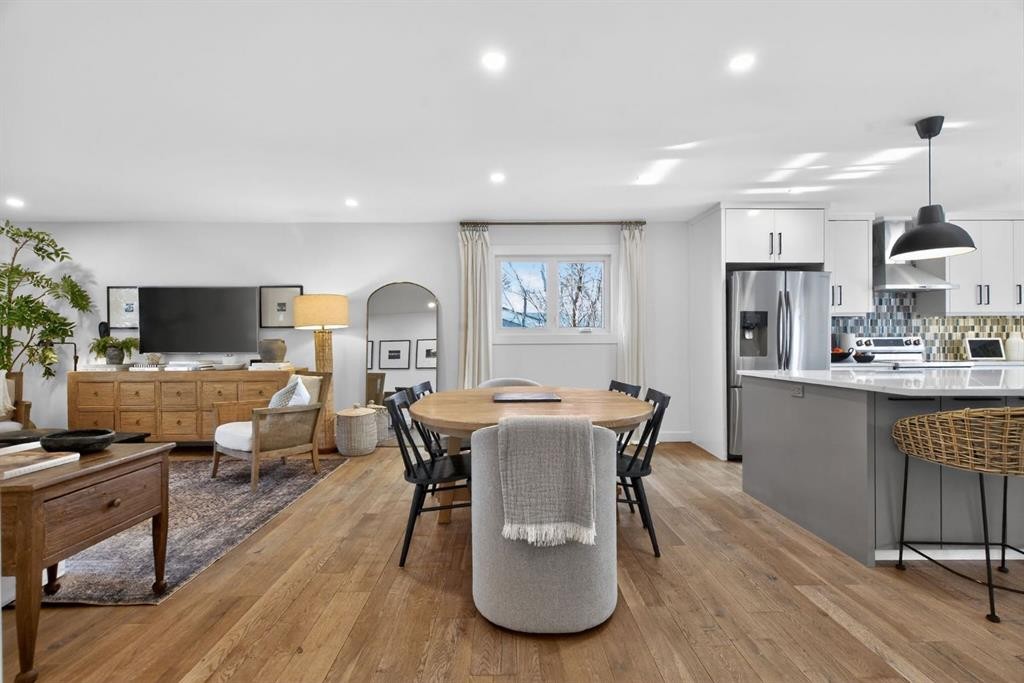 407 Brookmere Crescent Sw, Calgary, AB