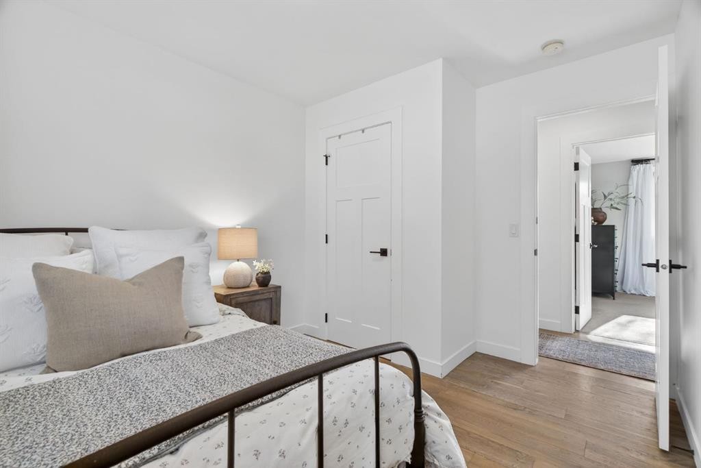 407 Brookmere Crescent Sw, Calgary, AB