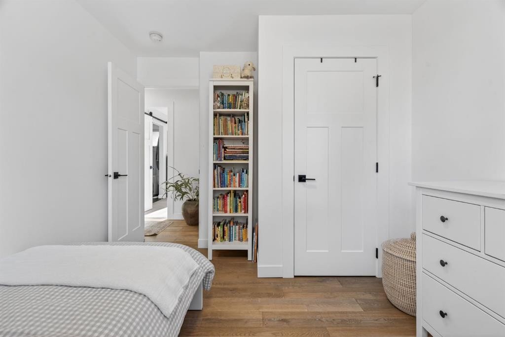 407 Brookmere Crescent Sw, Calgary, AB