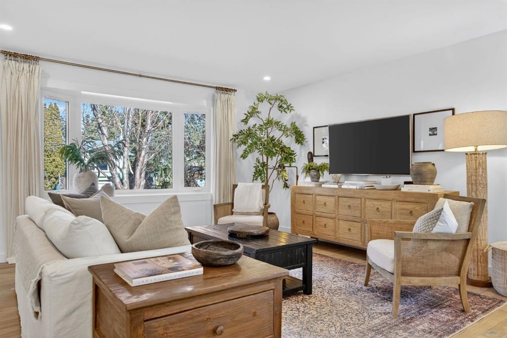 407 Brookmere Crescent Sw, Calgary, AB