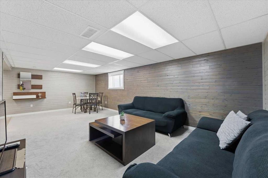 6603 Malvern Road Ne, Calgary, AB - Indoor Photo Showing Other Room