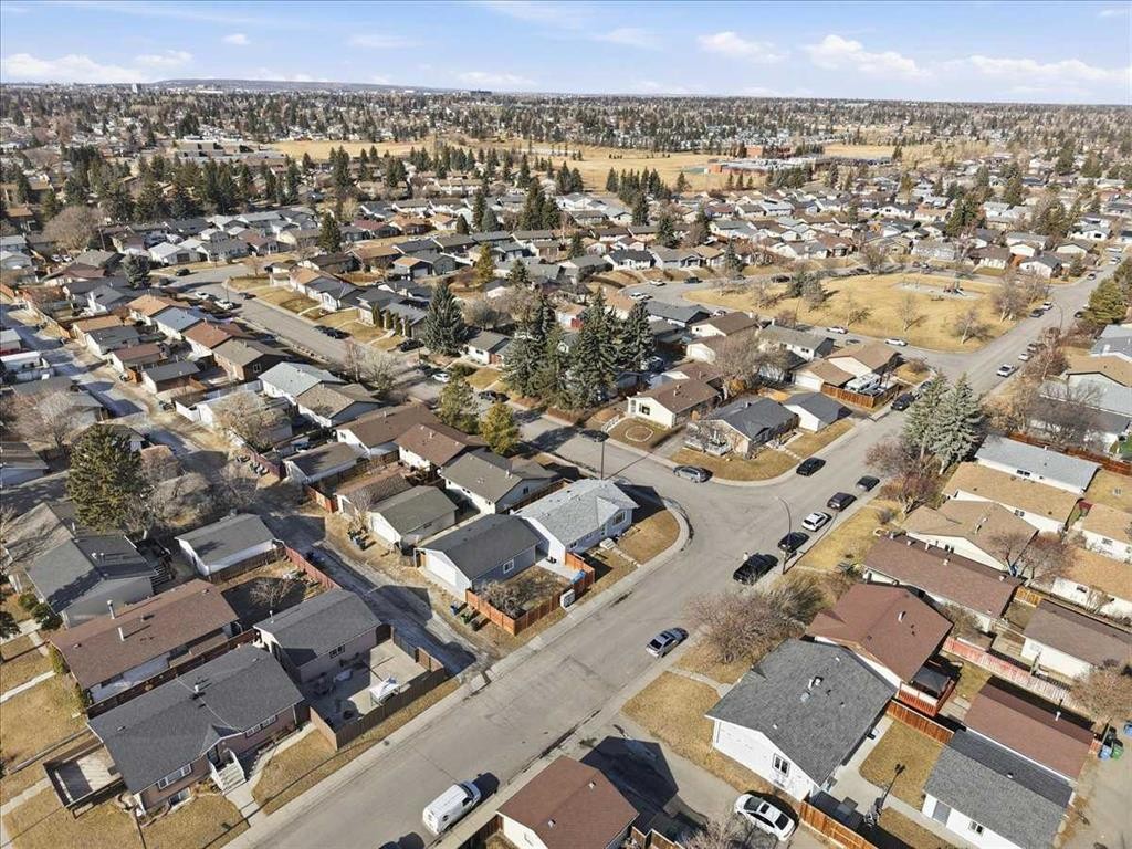 6603 Malvern Road Ne, Calgary, AB - Outdoor With View