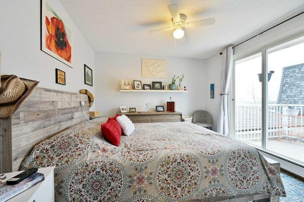5-7740 Hunterview Drive Nw, Calgary, AB - Indoor Photo Showing Bedroom