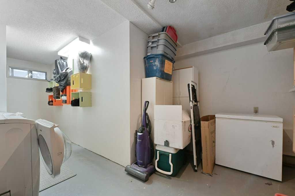 5-7740 Hunterview Drive Nw, Calgary, AB - Indoor Photo Showing Laundry Room