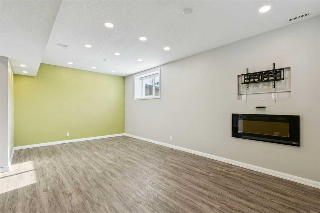 33 Sundown Grove, Cochrane, AB - Indoor