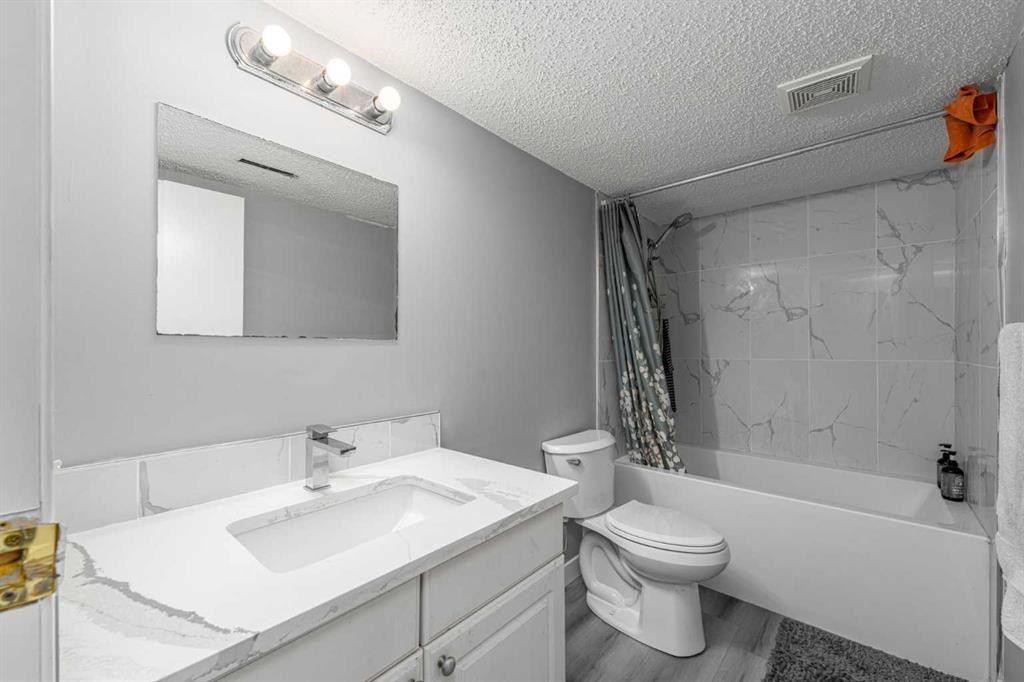 14 Coral Sands Place Ne, Calgary, AB - Indoor Photo Showing Bathroom