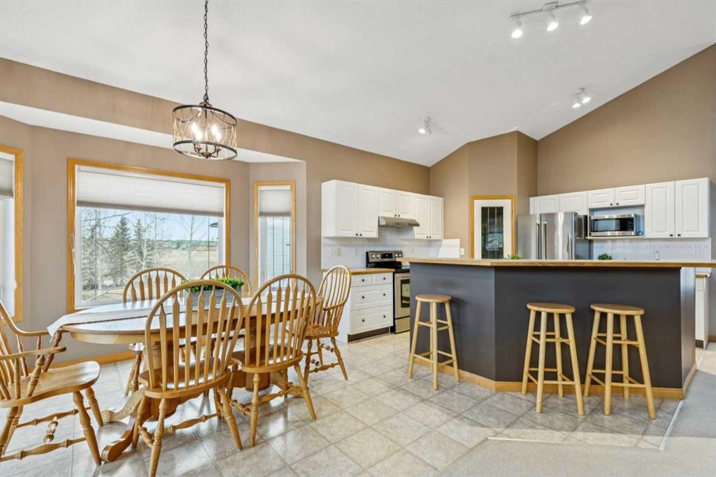 232 Springmere Place, Chestermere, AB - Indoor Photo Showing Dining Room