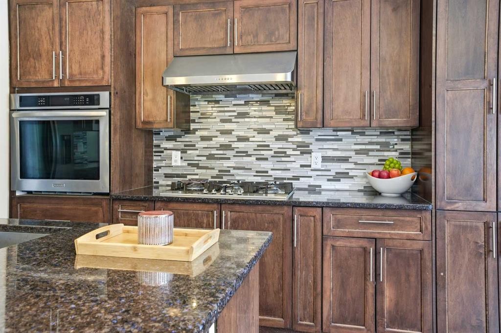 618 Citadel Drive Nw, Calgary, AB - Indoor Photo Showing Kitchen