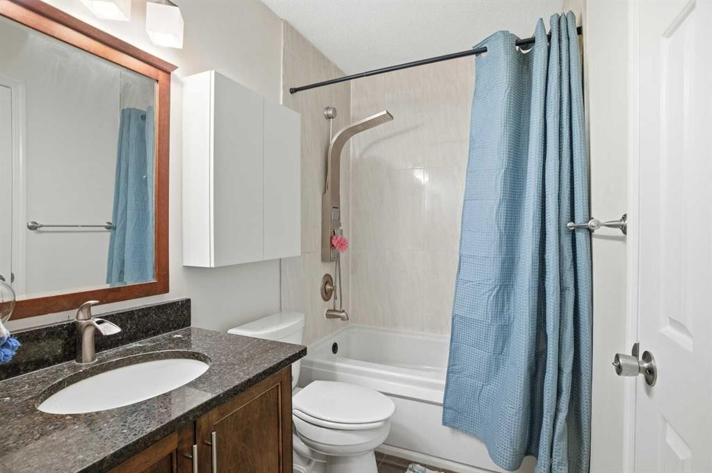 618 Citadel Drive Nw, Calgary, AB - Indoor Photo Showing Bathroom