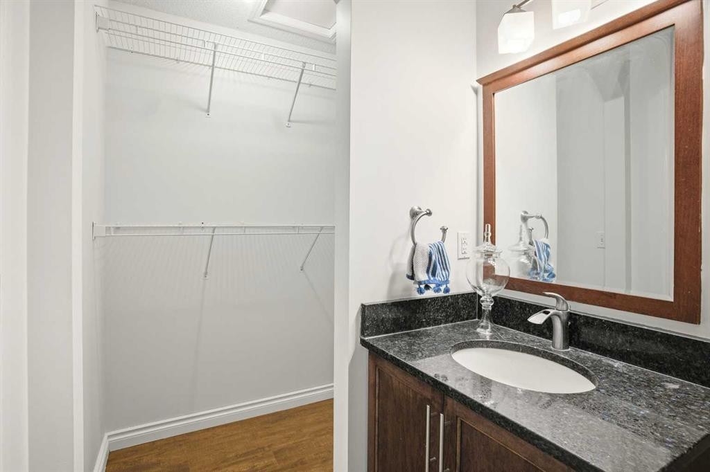 618 Citadel Drive Nw, Calgary, AB - Indoor Photo Showing Bathroom