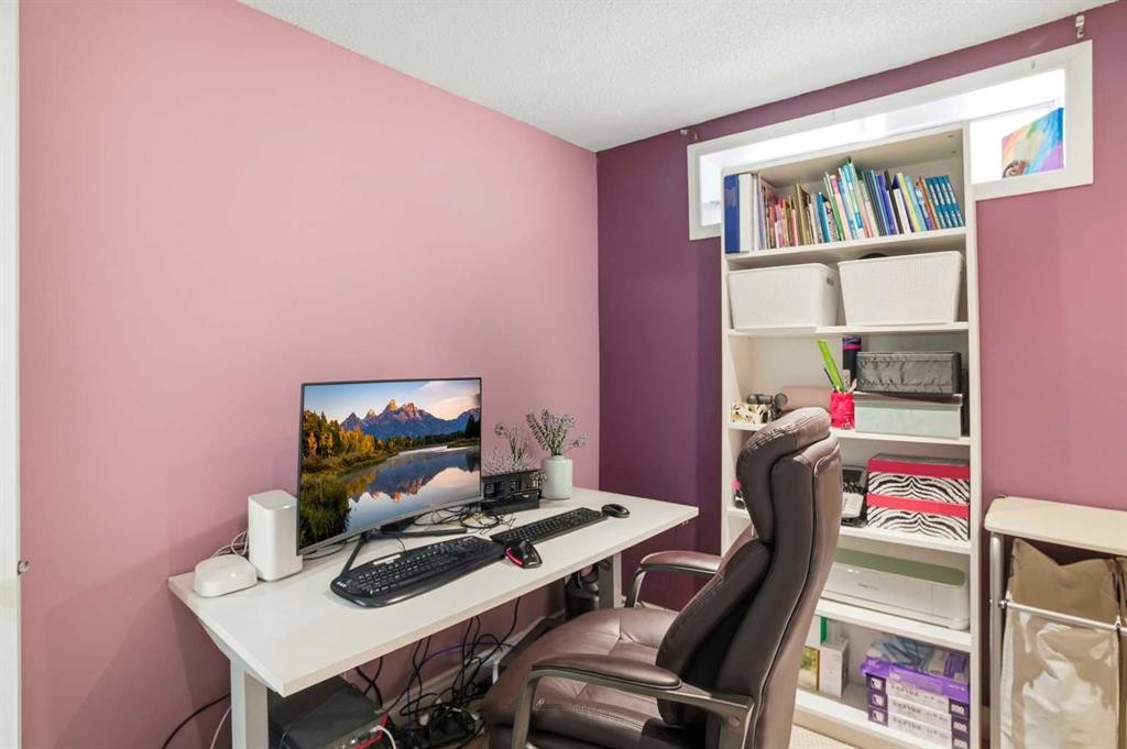 618 Citadel Drive Nw, Calgary, AB - Indoor Photo Showing Office