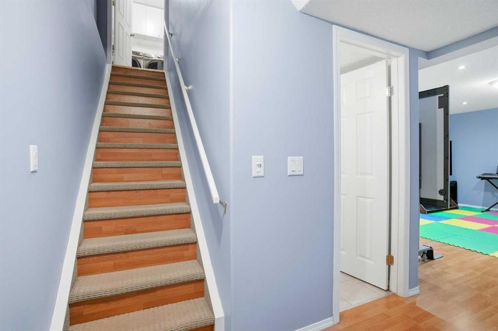 618 Citadel Drive Nw, Calgary, AB - Indoor Photo Showing Other Room