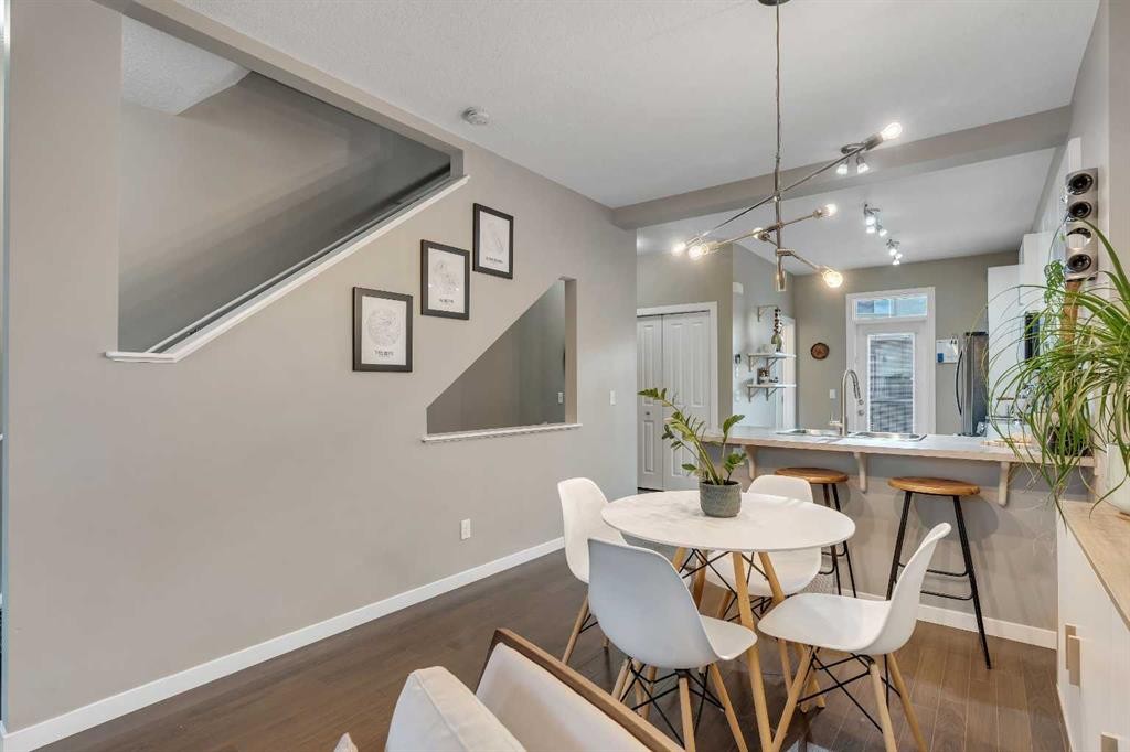 221 New Brighton Row Se, Calgary, AB - Indoor Photo Showing Dining Room