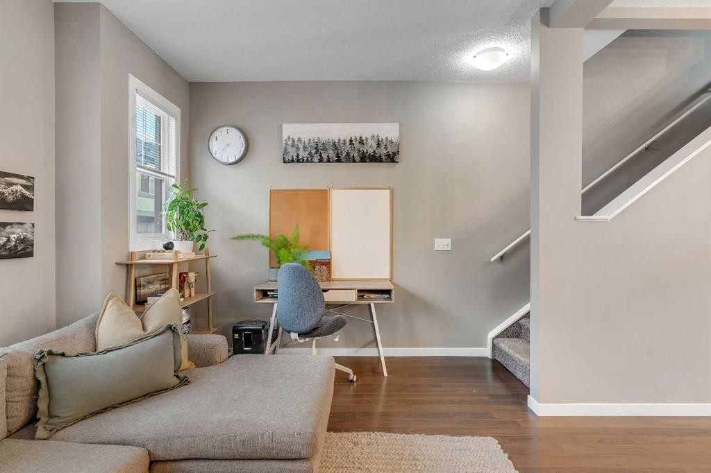 221 New Brighton Row Se, Calgary, AB - Indoor