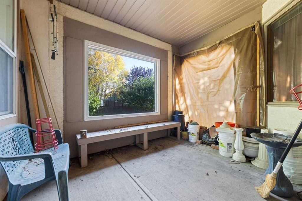 16 Arbour Estates View Nw, Calgary, AB - Photo Showing Other Room