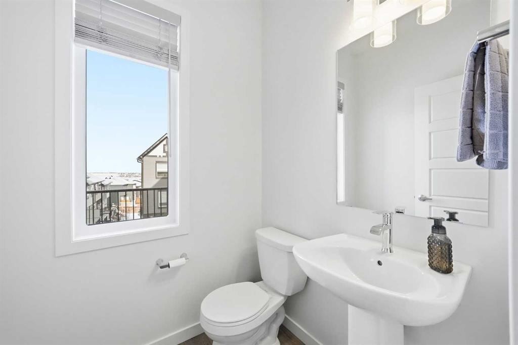 66 Evanscrest Manor Nw, Calgary, AB - Indoor Photo Showing Bathroom