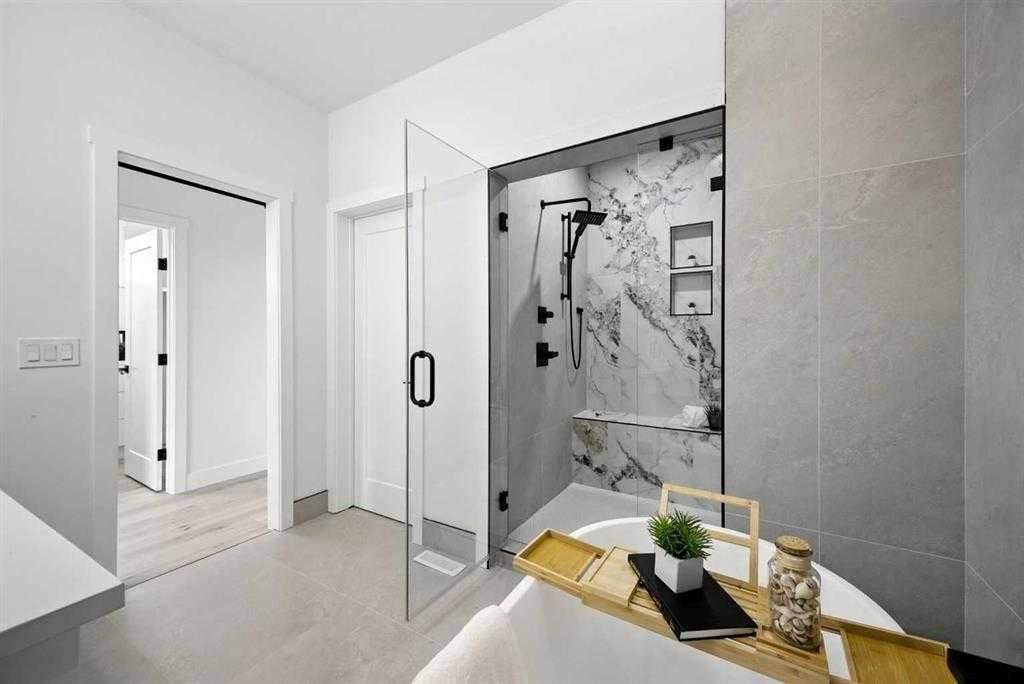 926 21 Avenue Nw, Calgary, AB - Indoor Photo Showing Other Room