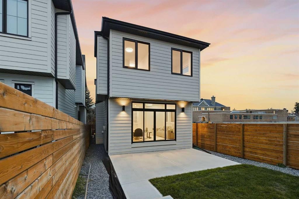 926 21 Avenue Nw, Calgary, AB - Outdoor With Exterior