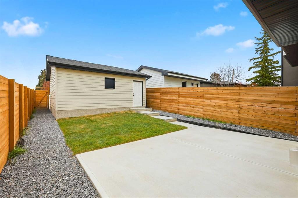 926 21 Avenue Nw, Calgary, AB - Outdoor With Exterior